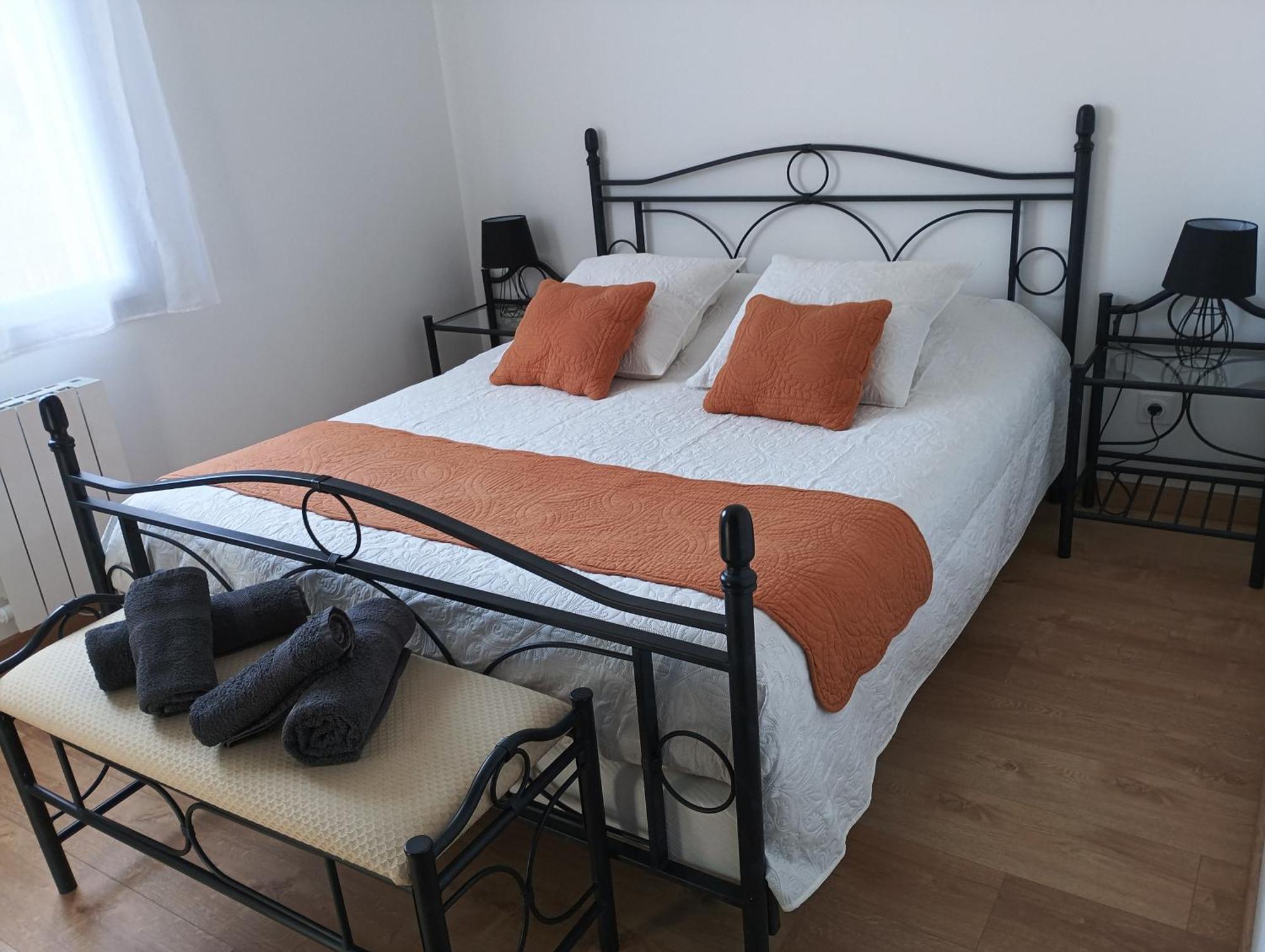 Meuble De Tourisme Classe 3 Etoiles Le Ptit Coin De Soleil - Saint Ciers D'Abzac ภายนอก รูปภาพ